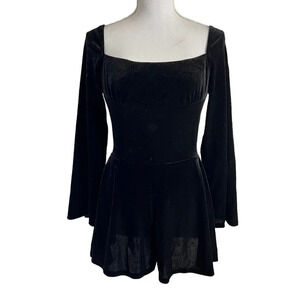 Aqua NEW Black Velour Romper Size Medium Flared Long Sleeves Shorts Cocktail